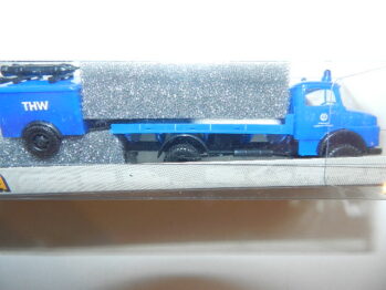 Brekina 47119 MB LA 322 Rundhauber mitAnhänger THW