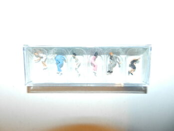 Preiser 14138 sitzende Personen / Paare 6 Stück H0 Figuren