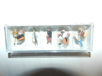 Preiser  10459 Reisende mit Kofferkulis 5 Stück H0 Figuren