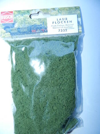 Busch 7332 Laub-Flocken mittelgrün