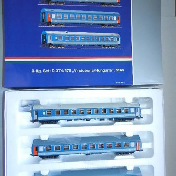 Roco 74188 MAV 3-tlg. Set 1: Reisezugwagen D 374/375 „Vindobona/Hungaria“