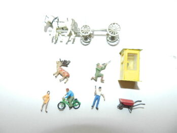 Preiser 5 Stück  H0 Figuren Radfahrer Jäger Elch Pferdefuhrwerk Telefonzelle