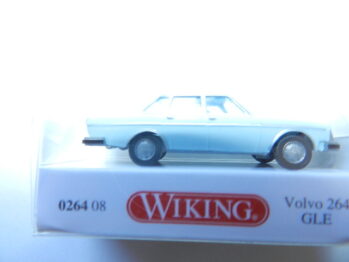Wiking 0264 08 Volvo 264 GLE - weißblau   026408