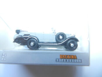 Brekina 21076 - Mercedes G4 grau  !! 2. Wahl ein Rad fehlt !!