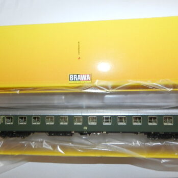 Brawa  58118 Spur H0 Schnellzugwagen B4ümg-54 der DB, Epoche III + LED