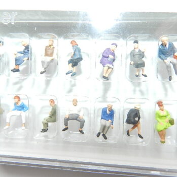 Preiser  10524 Sitzende Reisende 14 Stück H0 Figuren