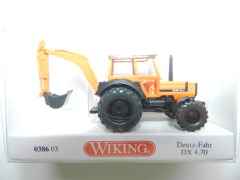 Wiking   0386 03  Deutz-Fahr DX 4.70 - kommunalorange mit Baggeranbau 038603