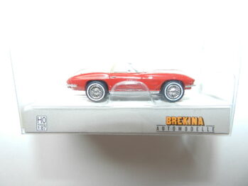 Brekina 18025  Chevrolet Corvette C2 Cabrio, rot geschlossen, 1962