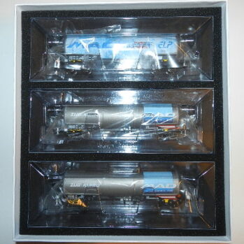 Sudexpress S783905  3er Set Kesselwagen Zacns 'Mad Bsas ELP, Zugkunft', BSAS, Ep.VI