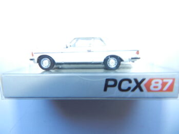 Brekina PCX 870796 Mercedes MB C 123 weiß