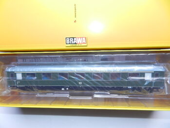 BRAWA 51069  Personenwagen A4üe der DR, Ep. III , Schürzenwagen mit Innenbeleuchtung