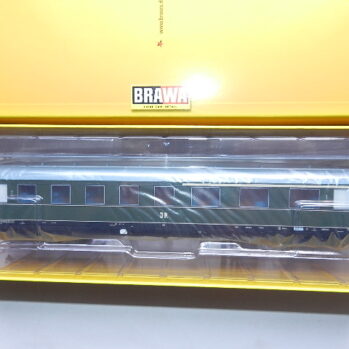 BRAWA 51070 Personenwagen AB4üe, DR, Ep. III ,Schürzenwagen mit Innenbeleuchtung