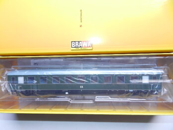 BRAWA 51072 Personenwagen  B4üe, DR, Ep.III ,Schürzenwagen mit Innenbeleuchtung