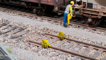 NOCH 13604 - Gleisknagge 0,7 cm x 0,3 cm, 0,5 cm hoch 10 Stück