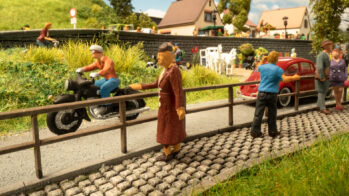 NOCH 14208 - Einfache Geländer je 8 Geländer in grün, grau, braun Gesamtlänge je Farbe: 64 cm