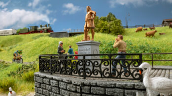 NOCH 14835 - Denkmäler Inhalt: Vier Denkmäler (Johannes Gutenberg, Pietà, Friedrich der Große, Georg Friedrich Händel)