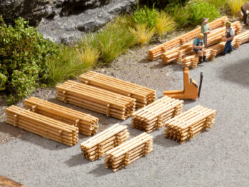 NOCH 14628 - Bretterstapel 8 Stapel mit Holzbrettern, je 2 Stapel, 1,4 x 0,8 cm, 1,4 x 1,3 cm, 2,2 x 0,8 cm, 2,2 x 1,3 cm