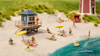 NOCH 14265 - Rettungsschwimmer-Turm mit Haifisch-Flosse 5,6 cm x 4,5 cm, 5,3 cm hoch