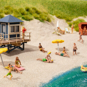 NOCH 14265 - Rettungsschwimmer-Turm mit Haifisch-Flosse 5,6 cm x 4,5 cm, 5,3 cm hoch