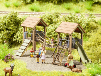 NOCH 14367 - Abenteuer-Spielplatz 11 x 3,7 cm 4,5 cm hoch