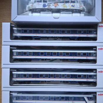 Märklin TRI Elefantenexpress (5-tlg.) 39111 + 43826 + 43827 Baureihe 110 mit 4 TRI N-Wagen AC Sound