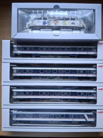 Märklin TRI Elefantenexpress (5-tlg.) 39111 + 43826 + 43827 Baureihe 110 mit 4 TRI N-Wagen AC Sound