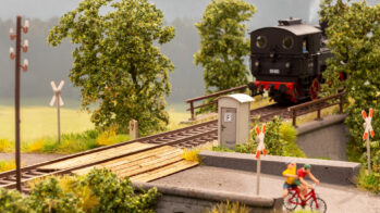 NOCH 66811 - Laser-Cut Deko-Set "Rechts und links der Gleise" Inhalt: 1 x Bahnübergang, 1 x Signalfernsprecher, 20 x Kilometersteine