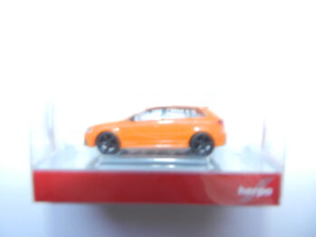 Herpa  024877-005 Audi RS3 Sportback, glutorange mit schwarzen Felgen