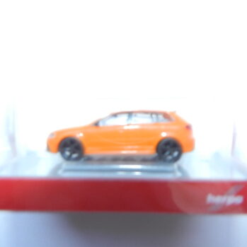 Herpa  024877-005 Audi RS3 Sportback, glutorange mit schwarzen Felgen