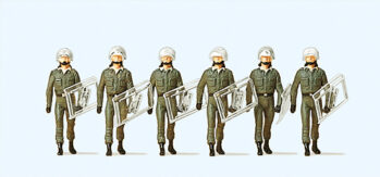 Preiser 10392 - H0 BGS. Einsatzanzug und Schutzhelm. Vorgehend