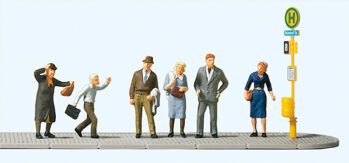 Preiser 10414 - H0 Wartende an der Straßenbahnhaltestelle