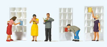 Preiser 10675 - H0 In der Buchhandlung (ohne Regale)