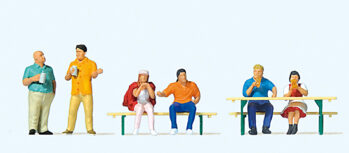 Preiser 10701 - H0 Beim Feiern