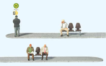 Preiser 10706 - H0 Wartende an der Haltestelle
