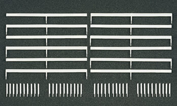Preiser 18202 - H0 Leitpfosten und Schutzplanken. 52 Bau- elemente. Bausatz