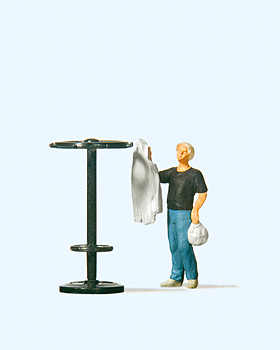 Preiser 28142 - H0 Mann, Jacke aufhängend