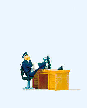 Preiser 29089 - H0 Sitzender Polizist USA