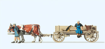 Preiser 30412 - H0 Bauernwagen. 2 Bauersleute. 2 Kühe. Hund