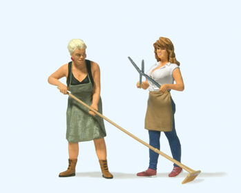 Preiser 44929 - G Bei der Gartenarbeit