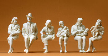 Preiser 45179 - G Sitzende Personen. 6 unbemalte Figuren. Bausatz