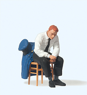 Preiser 45510 - G Bahnbeamter DB, sitzend. Stuhl. Jacke