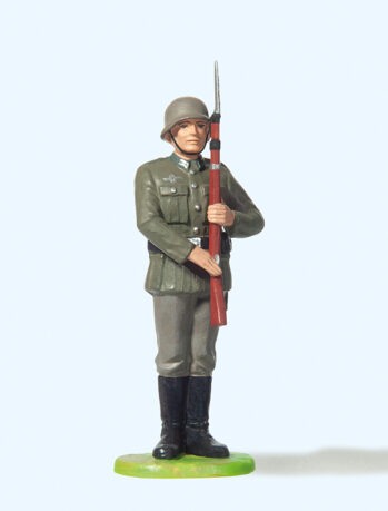 Preiser 56003 - 1:25 Soldat stehend, Gewehr präsentierend