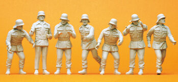Preiser 57806 - 1:24 Feuerwehrmänner im Einsatz. BRD. Um 1985 7 unbemalte Figuren. Bausatz
