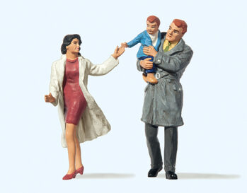 Preiser 63096 - 1:32 Paar mit Kind gehend