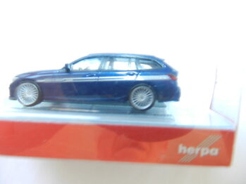 Herpa 430906 -002 BMW Alpina B3 (G21) Touring, tansanitblau