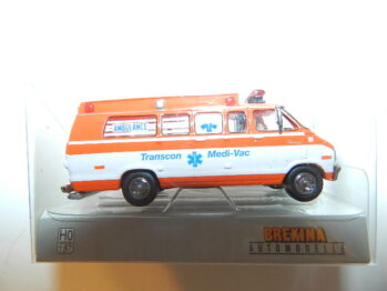 Brekina 18305 Dodge B200 Ambulanz Transcon Filmauto "Auf dem Highway ist die Hölle los"