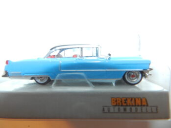 Brekina 18351 Cadillac Fleetwood 1955 blau/schwarz