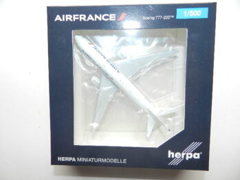 Herpa Wings 539128 Air France Boeing 777-200 – F-GSPU "Saint-Étienne" 1:500 Flugzeug