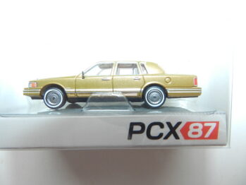 BREKINA PCX870911Lincoln Town Car gold PCX87 1:87